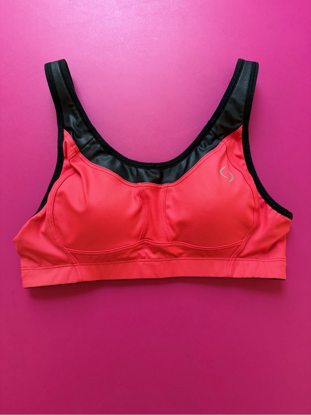 MOVING COMFORT BROOKS Vero Sports Bra Size Small 34A 32A 32B Red & Black Padded